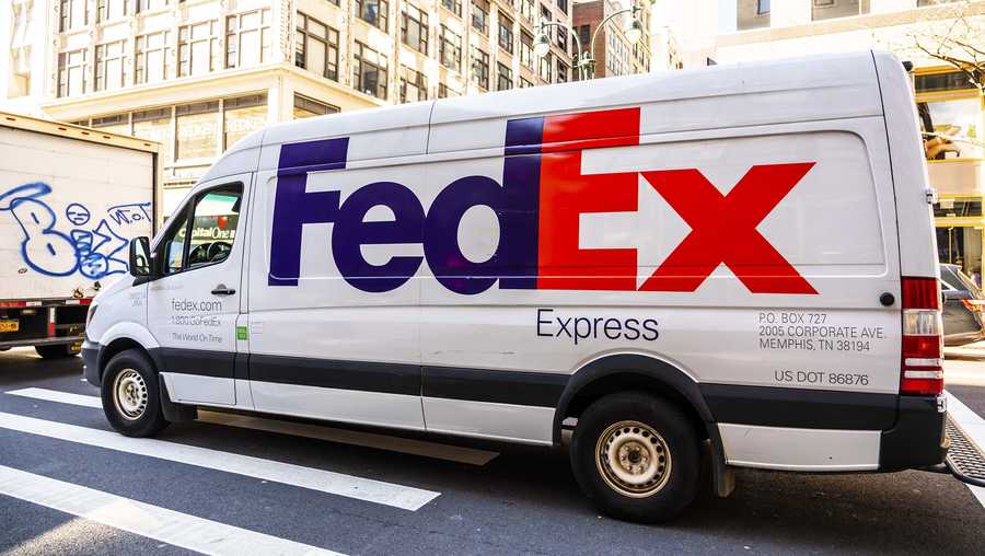 Fedex-worker-stole-package-full-of-guns