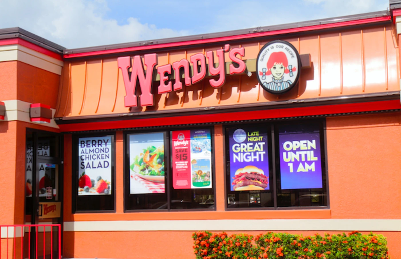 Wendys-officer-served-dirt-and-hair-to-a-police-officer